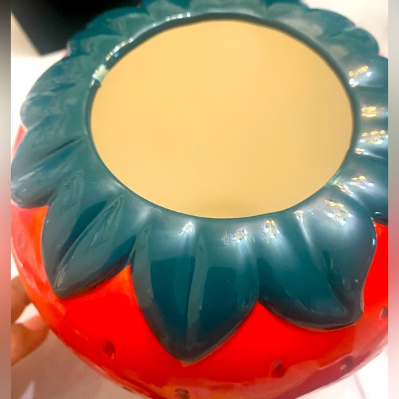 Nwt Strawberry ๐Planter Vase - Picture 2 of 8